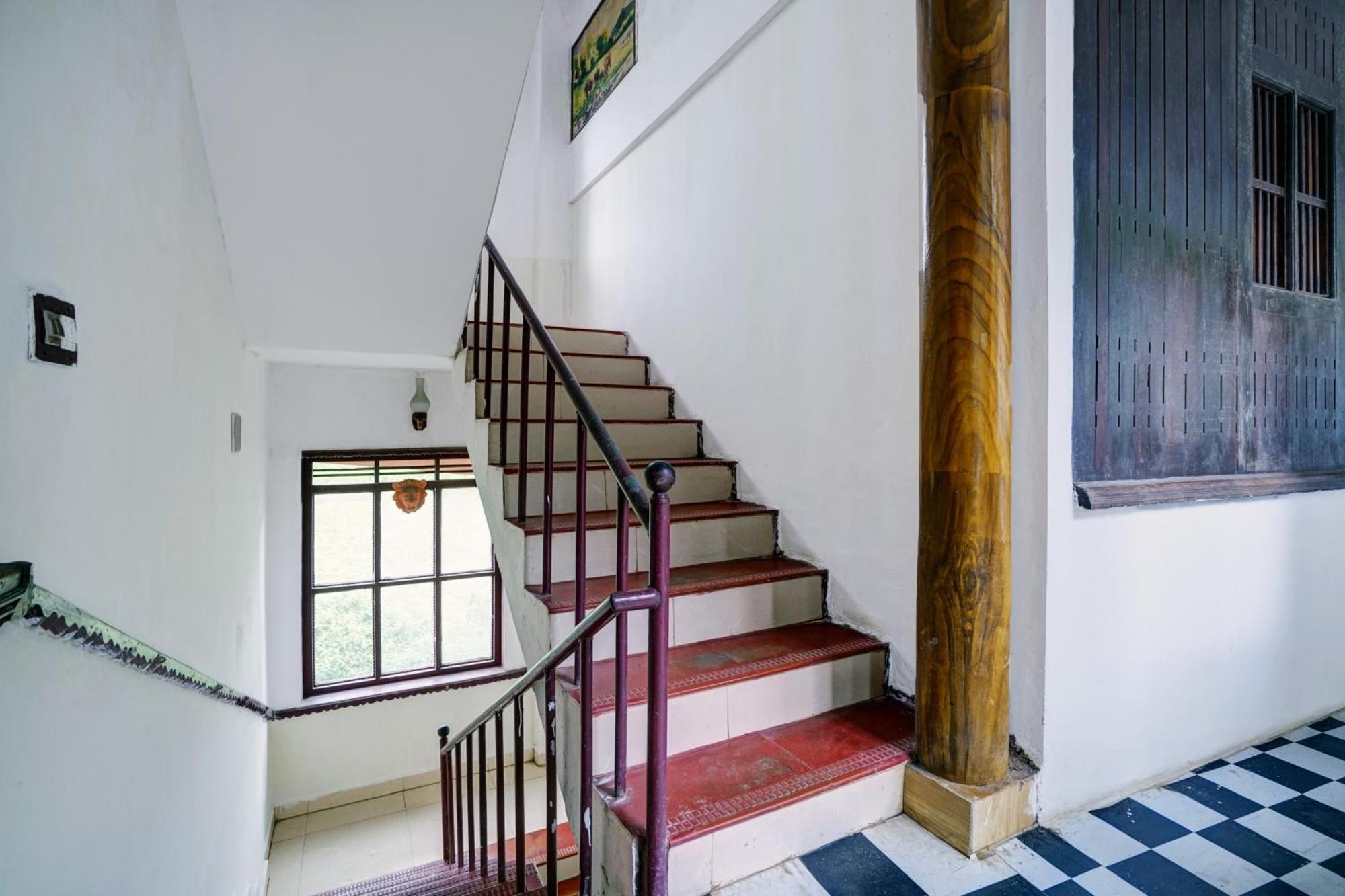 Oyo Flagship Meadow View Inn Thekkady Extérieur photo