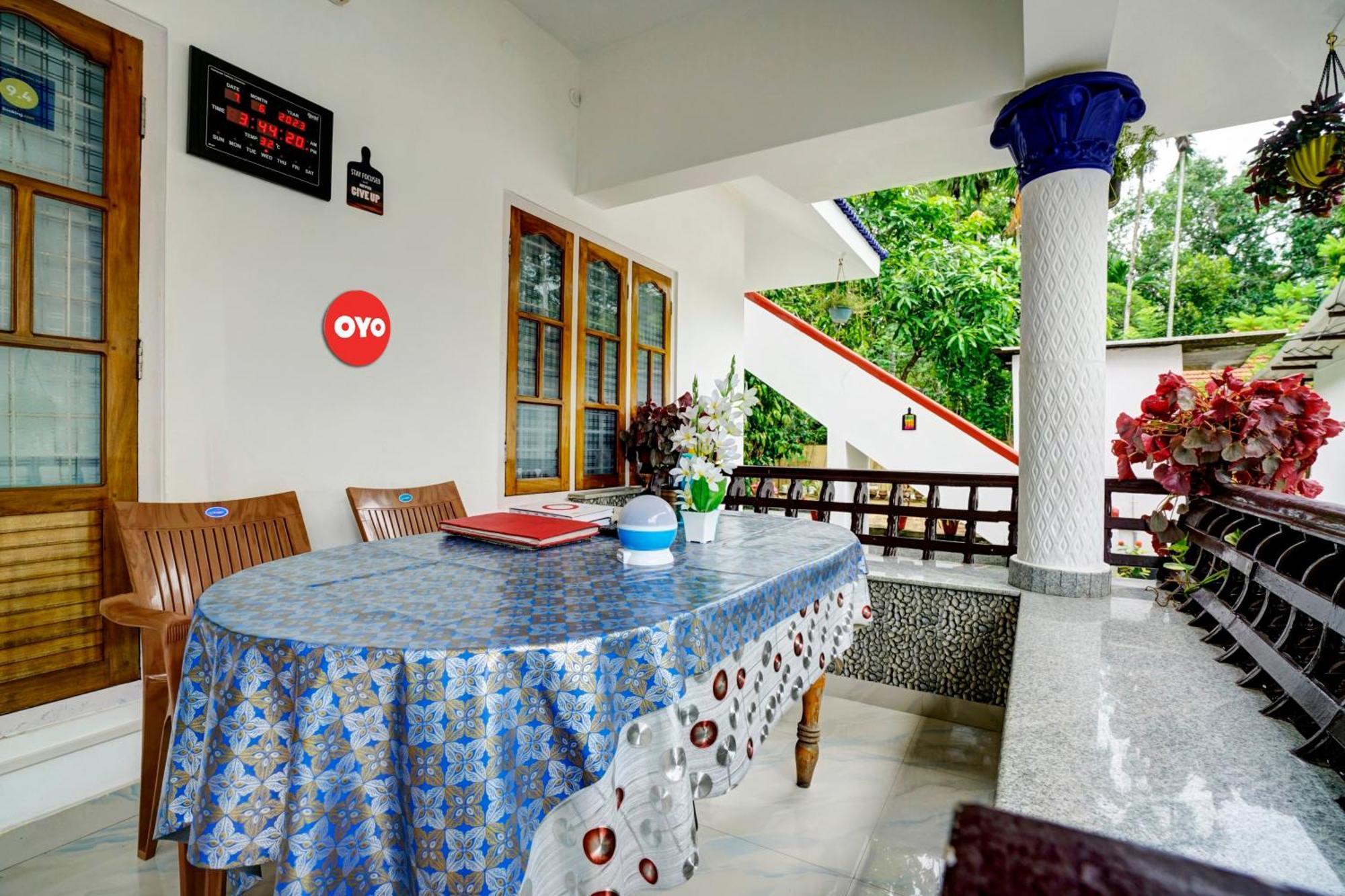 Oyo Flagship Meadow View Inn Thekkady Extérieur photo