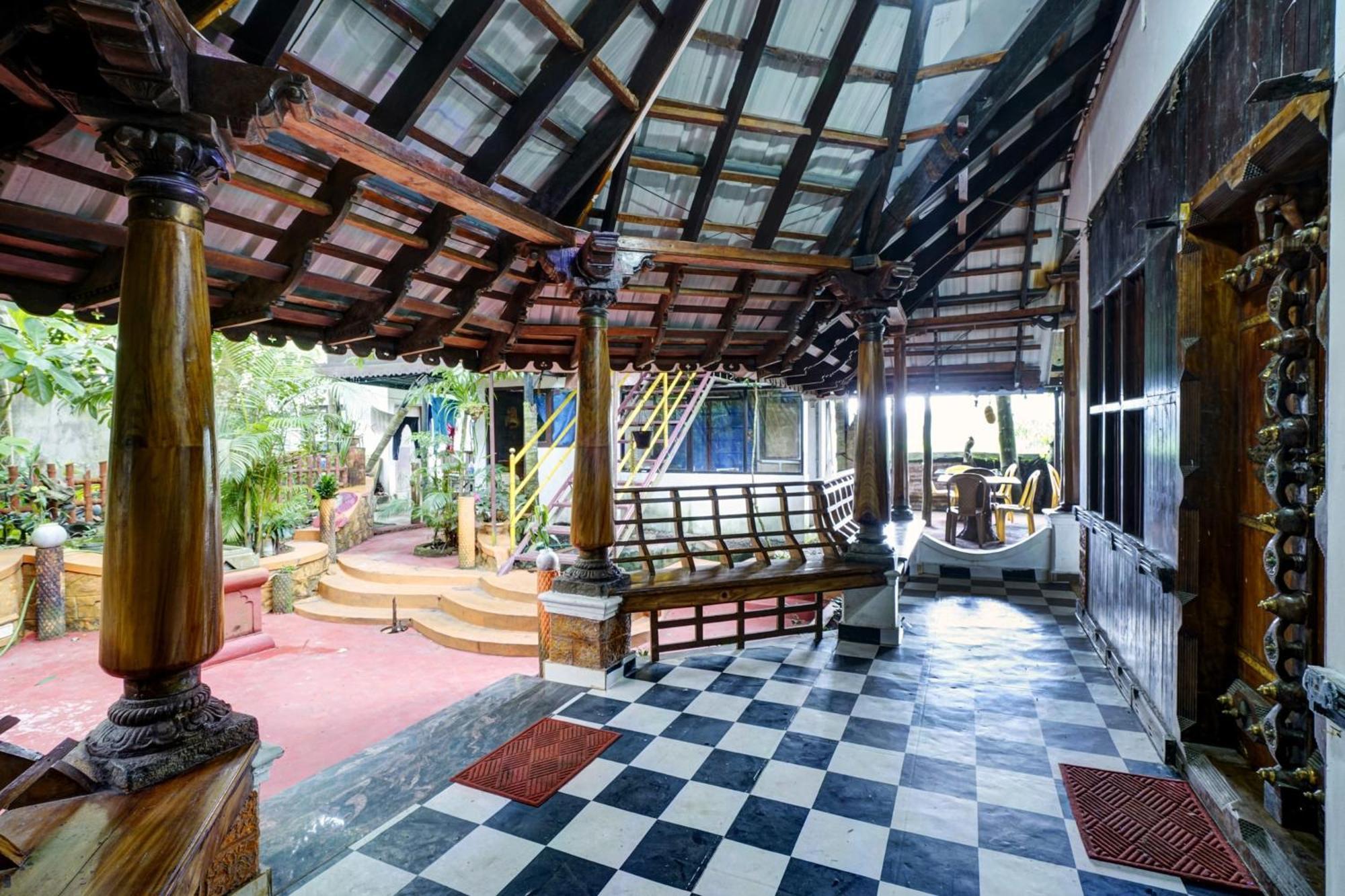 Oyo Flagship Meadow View Inn Thekkady Extérieur photo
