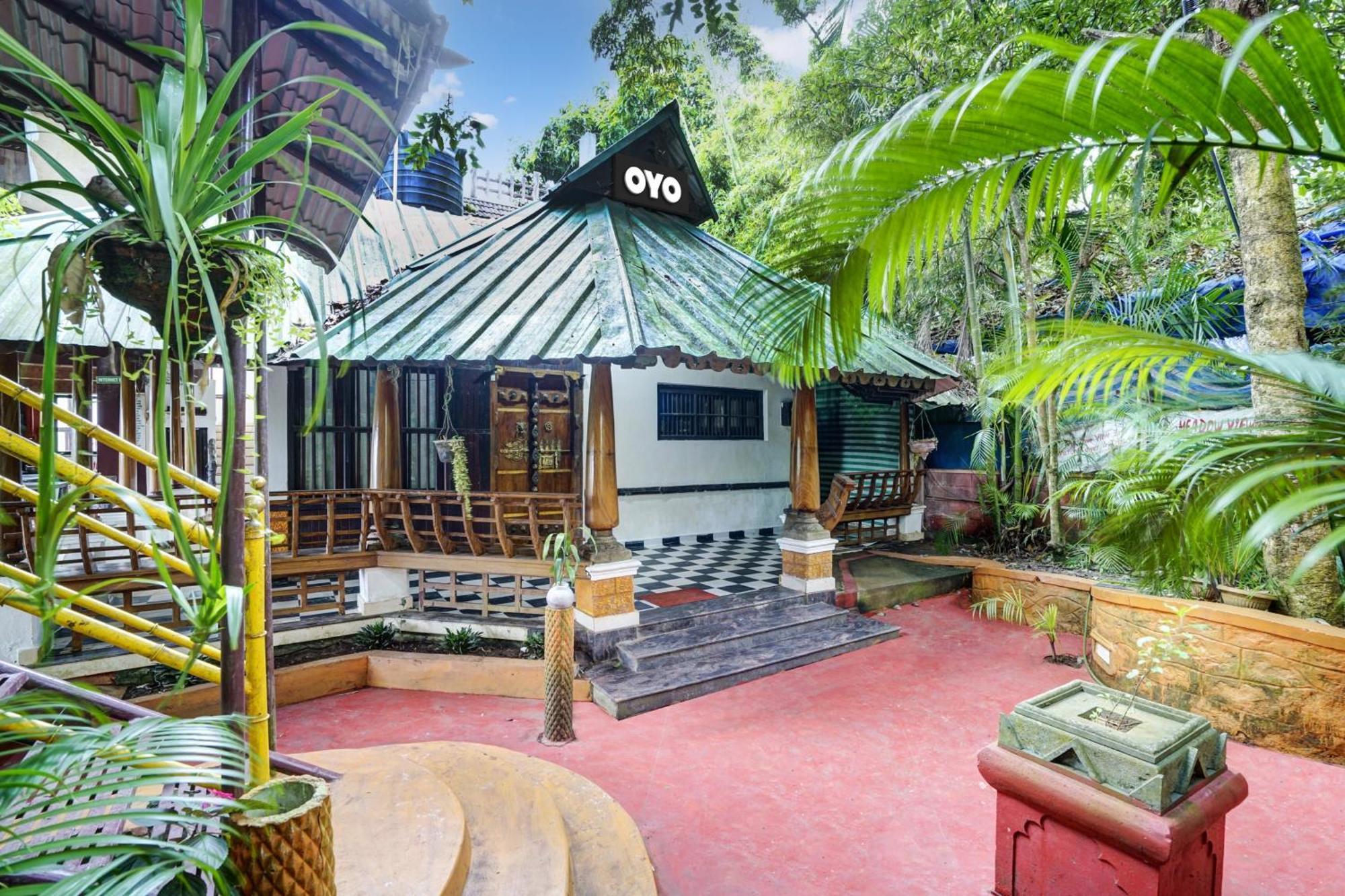 Oyo Flagship Meadow View Inn Thekkady Extérieur photo