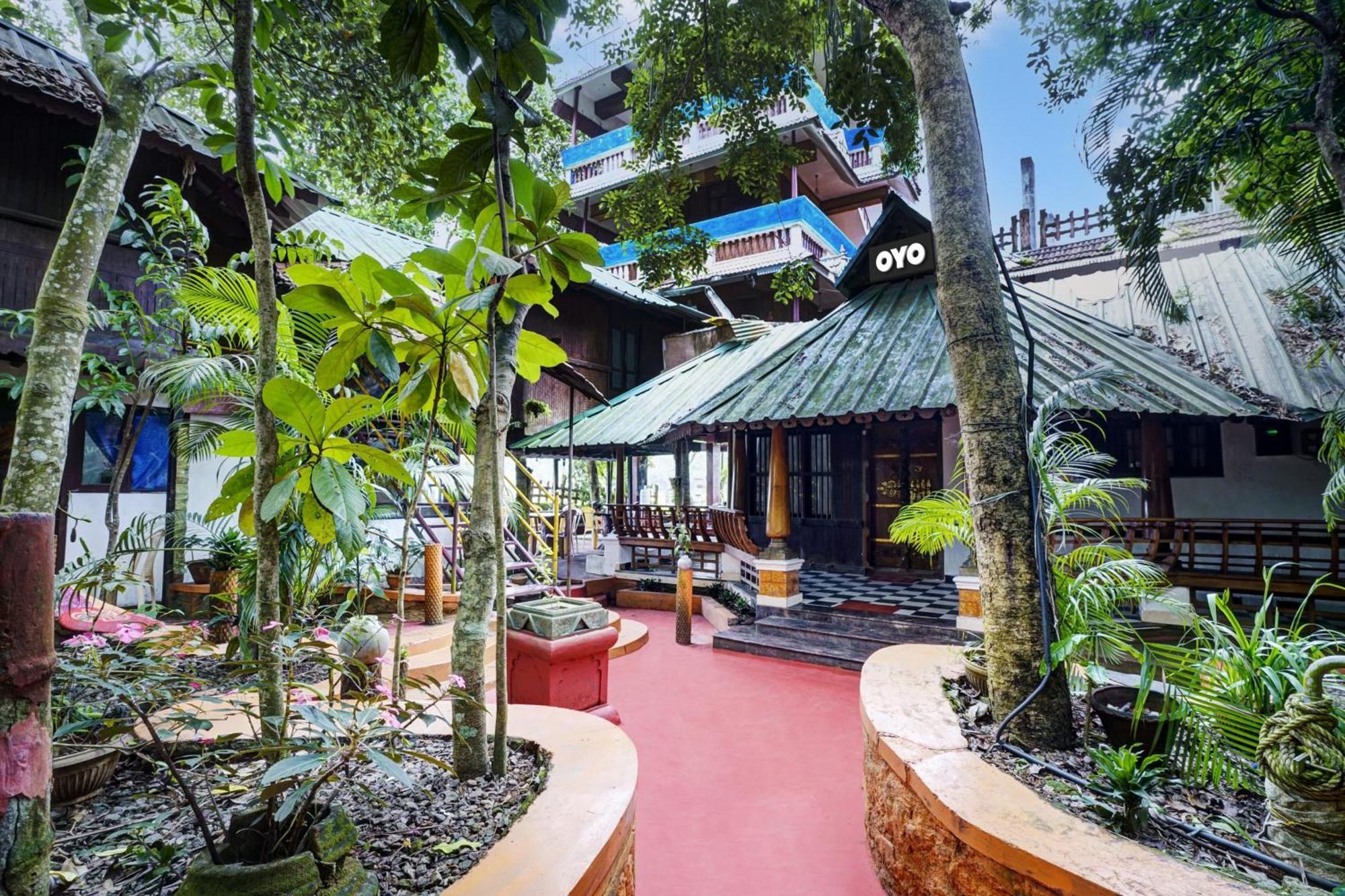 Oyo Flagship Meadow View Inn Thekkady Extérieur photo